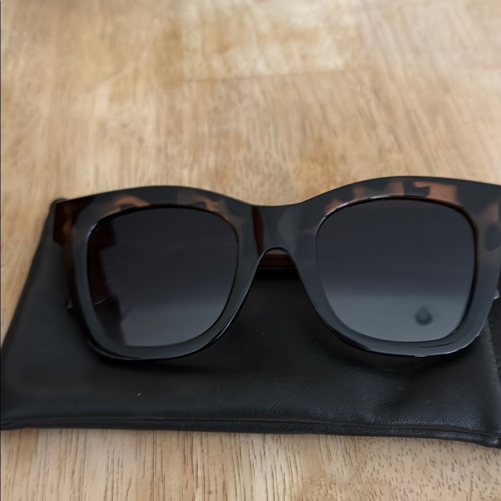 Quay Australia Brown Frame Sunglasses with Dark Lenses NEW